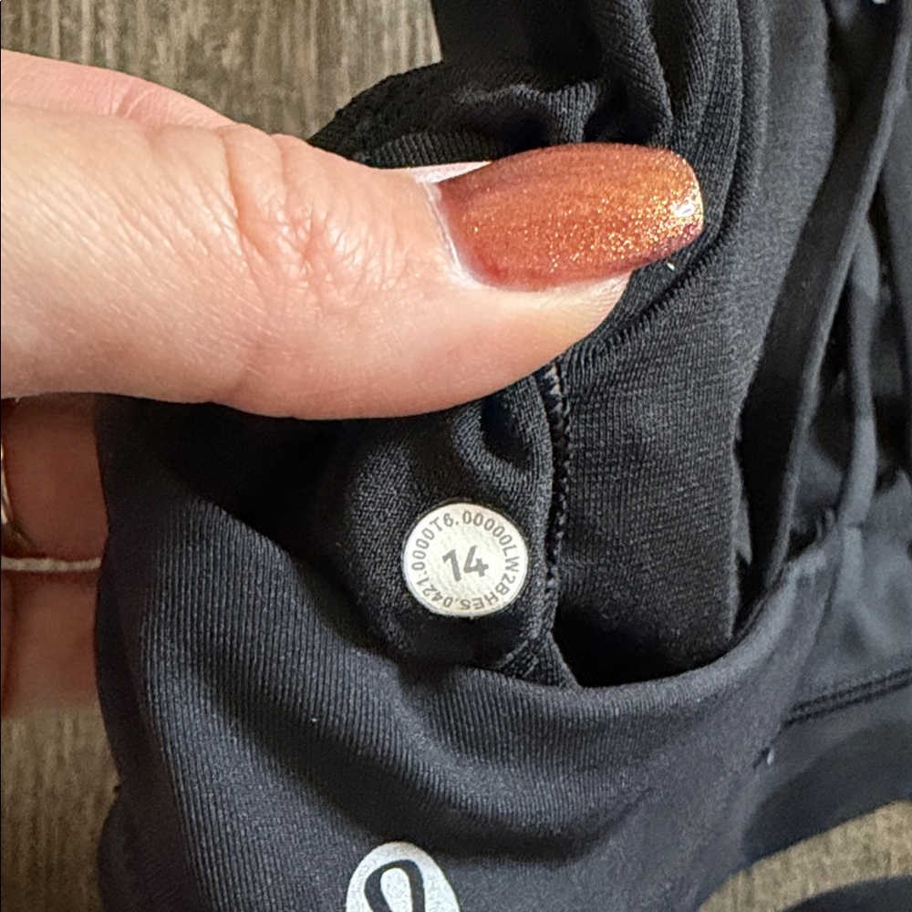 Lululemon Energy Black Camo Sports Bra - Picture 4 of 4